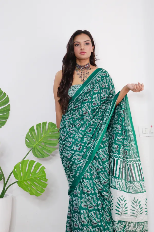 HANDICRAFT_WOMEN'S_Ikkat_PRINT_PURE_SOFT_COTTON_SAREE_WITH_BLOUSE_PIECE_With_Blouse_Piece